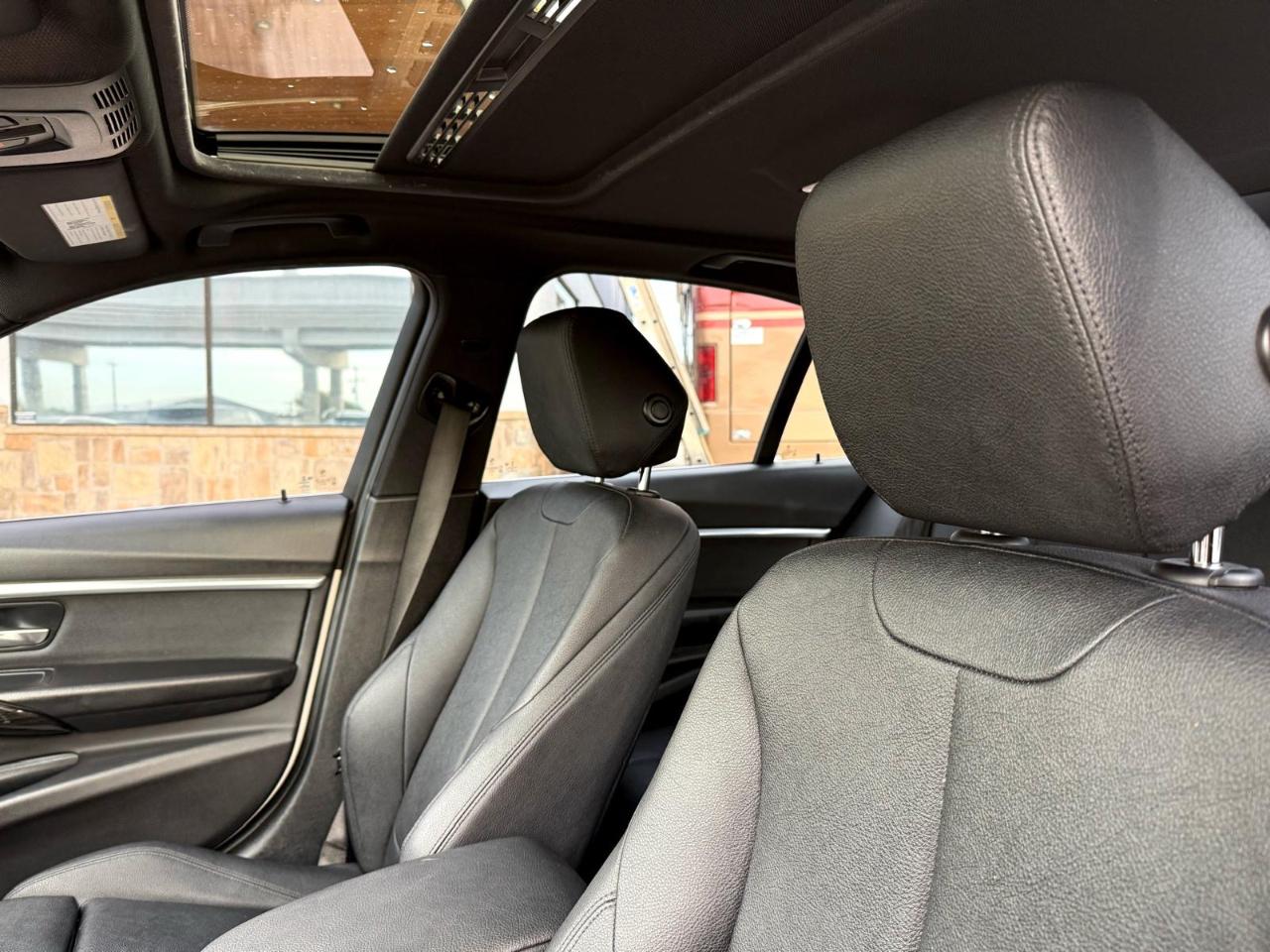 BMW 3 Series 330i xDrive Sedan 2018