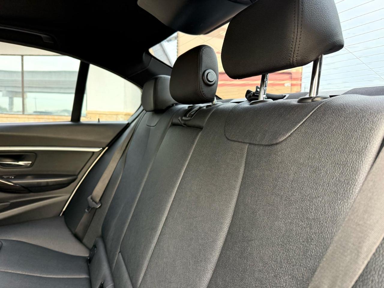 BMW 3 Series 330i xDrive Sedan 2018