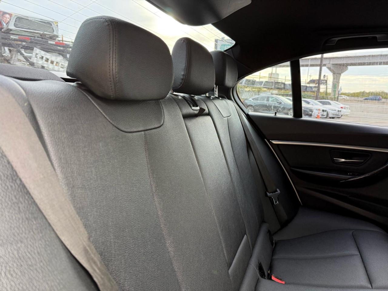 BMW 3 Series 330i xDrive Sedan 2018