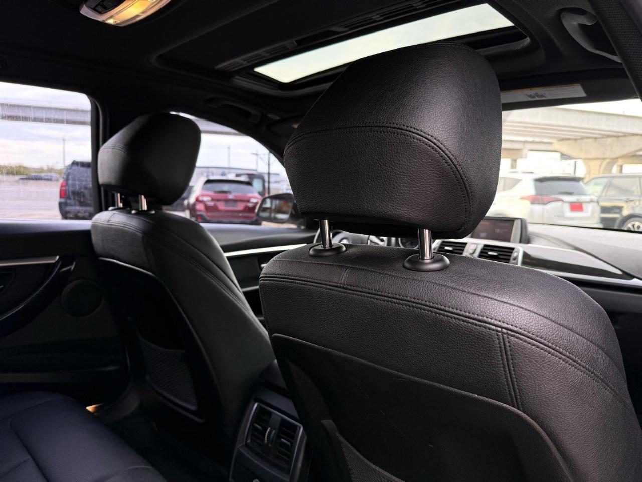 BMW 3 Series 330i xDrive Sedan 2018