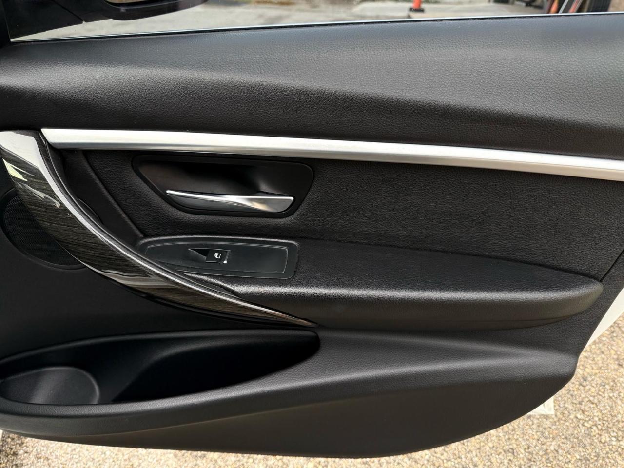 BMW 3 Series 330i xDrive Sedan 2018