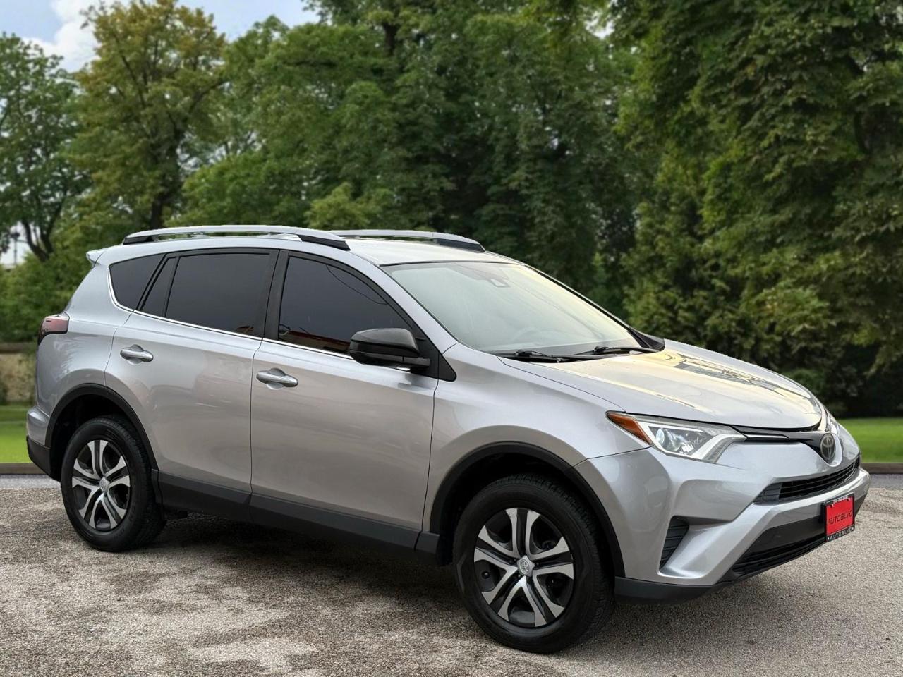 Toyota RAV4 LE FWD (Natl) 2017