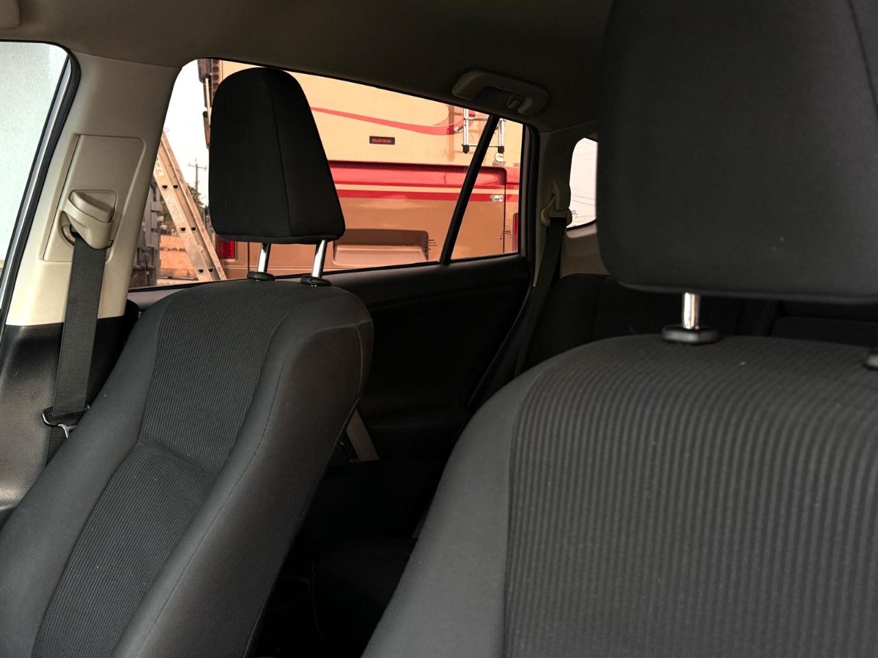 Toyota RAV4 LE FWD (Natl) 2017