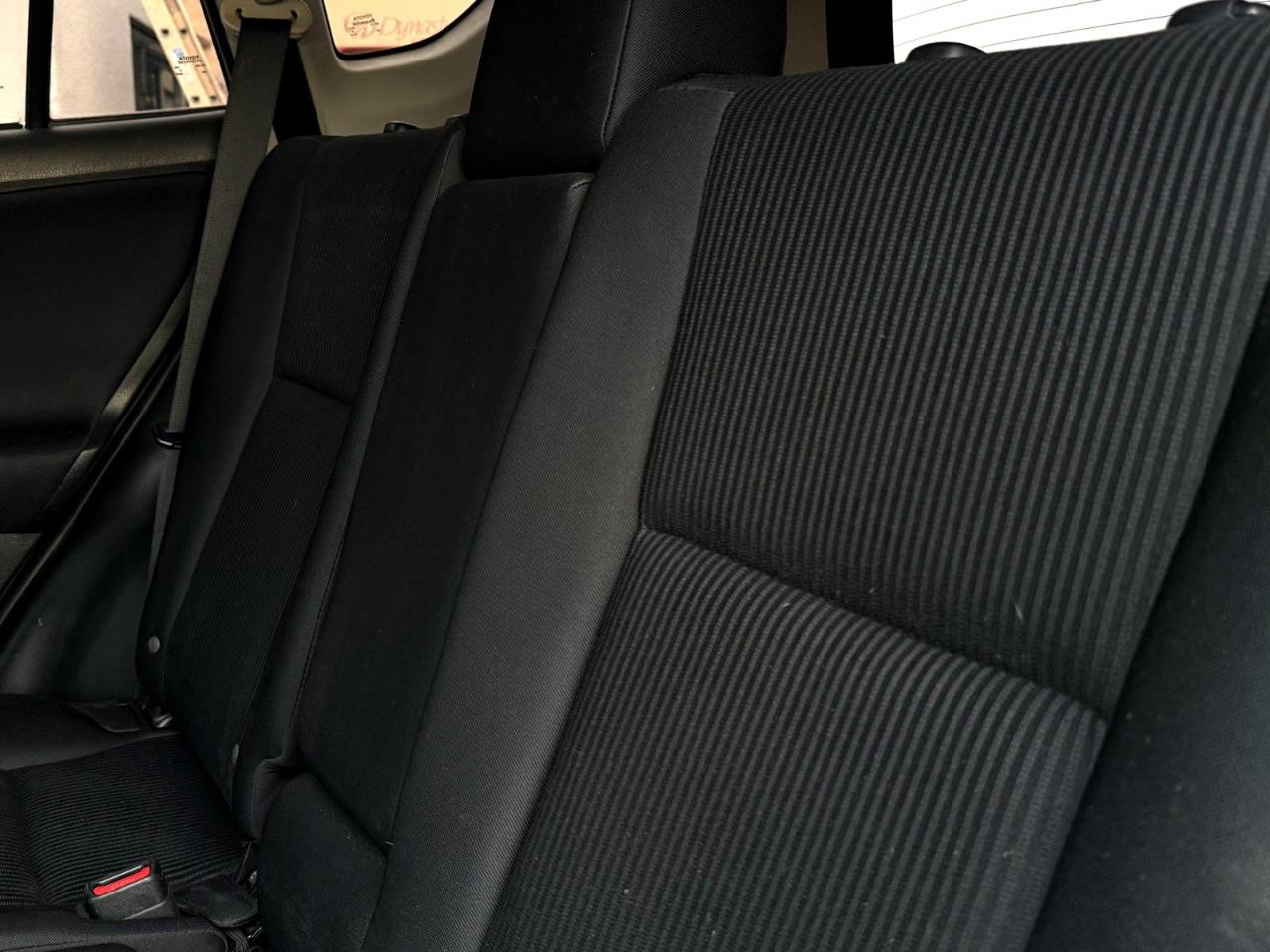 Toyota RAV4 LE FWD (Natl) 2017