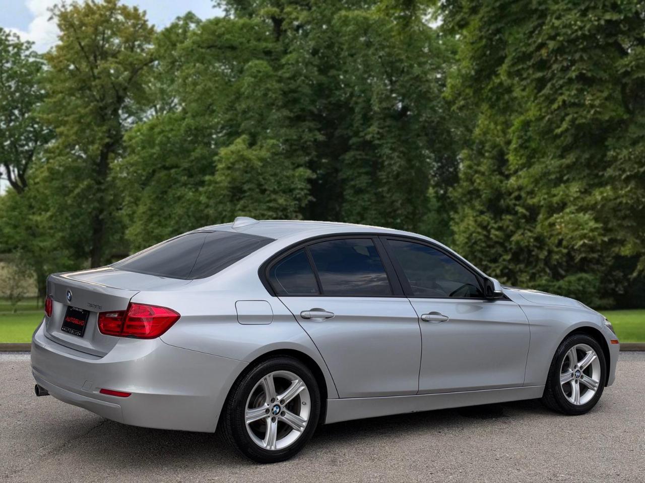 BMW 3 Series 4dr Sdn 328i xDrive AWD SULEV 2014