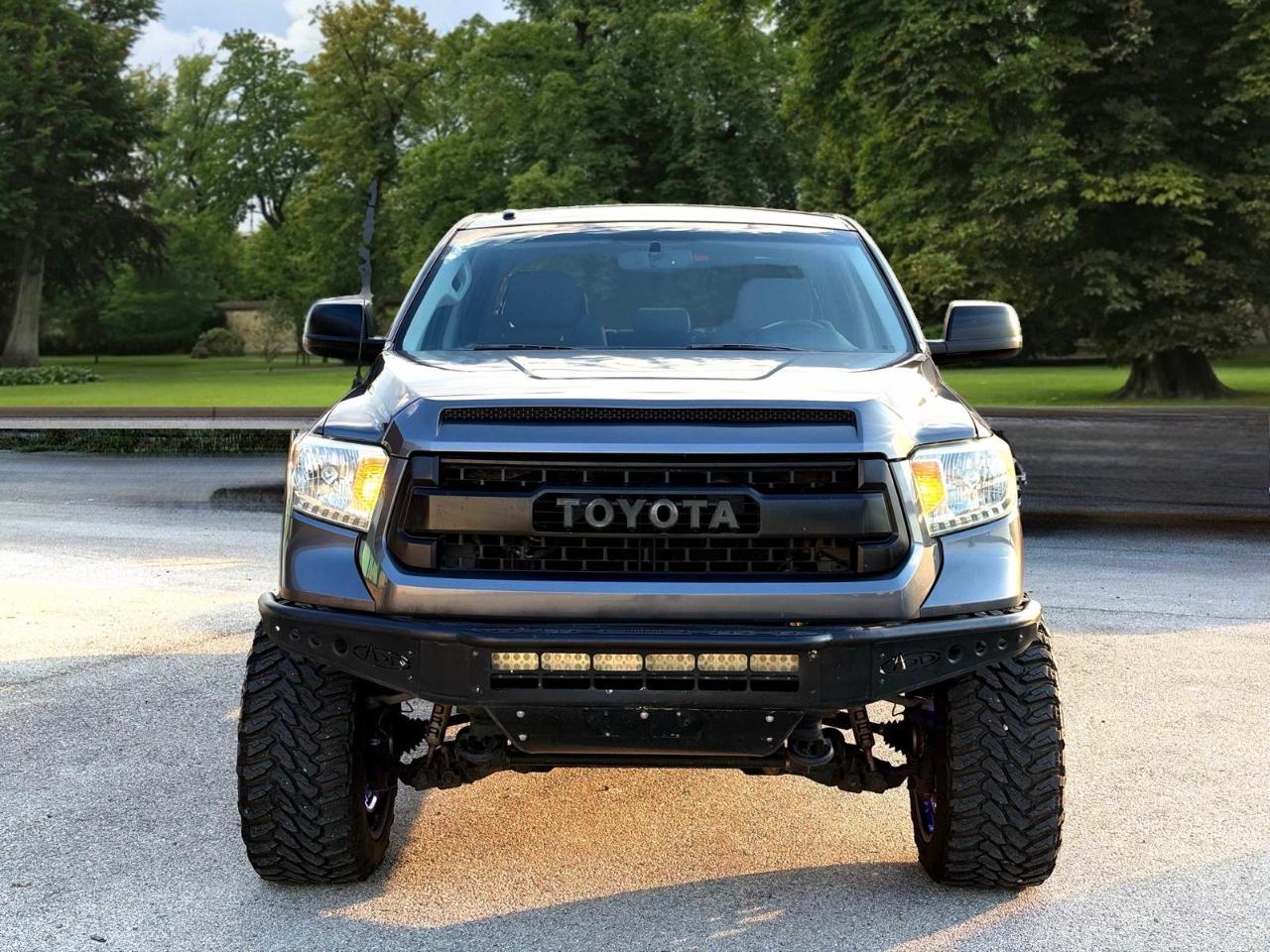 Toyota Tundra 4WD Truck CrewMax 5.7L FFV V8 6-Spd AT SR5 (Natl) 2014