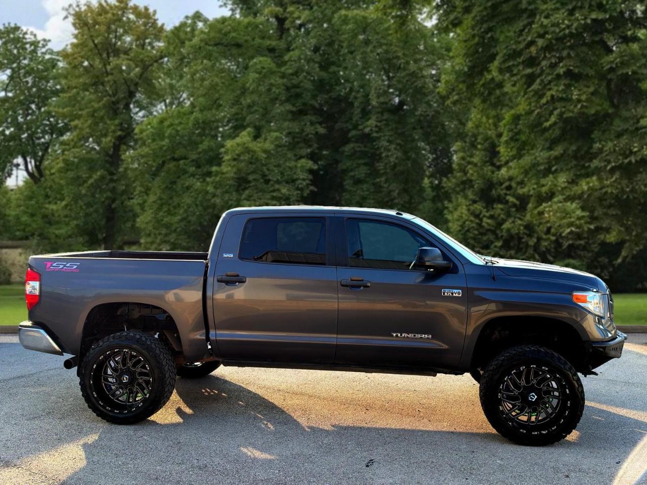Toyota Tundra 4WD Truck CrewMax 5.7L FFV V8 6-Spd AT SR5 (Natl) 2014