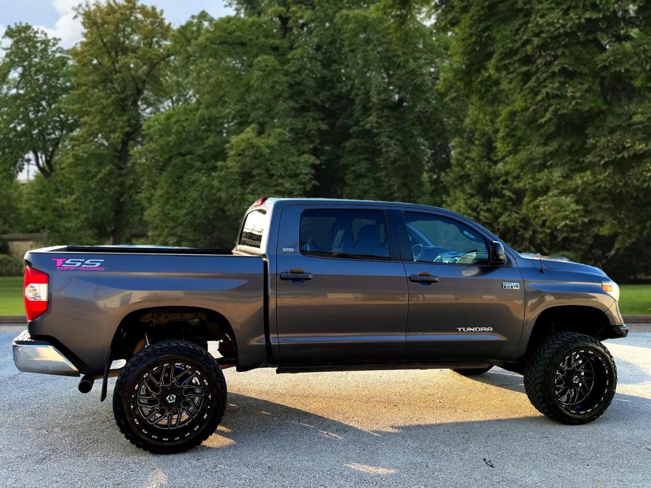 Toyota Tundra 4WD Truck CrewMax 5.7L FFV V8 6-Spd AT SR5 (Natl) 2014