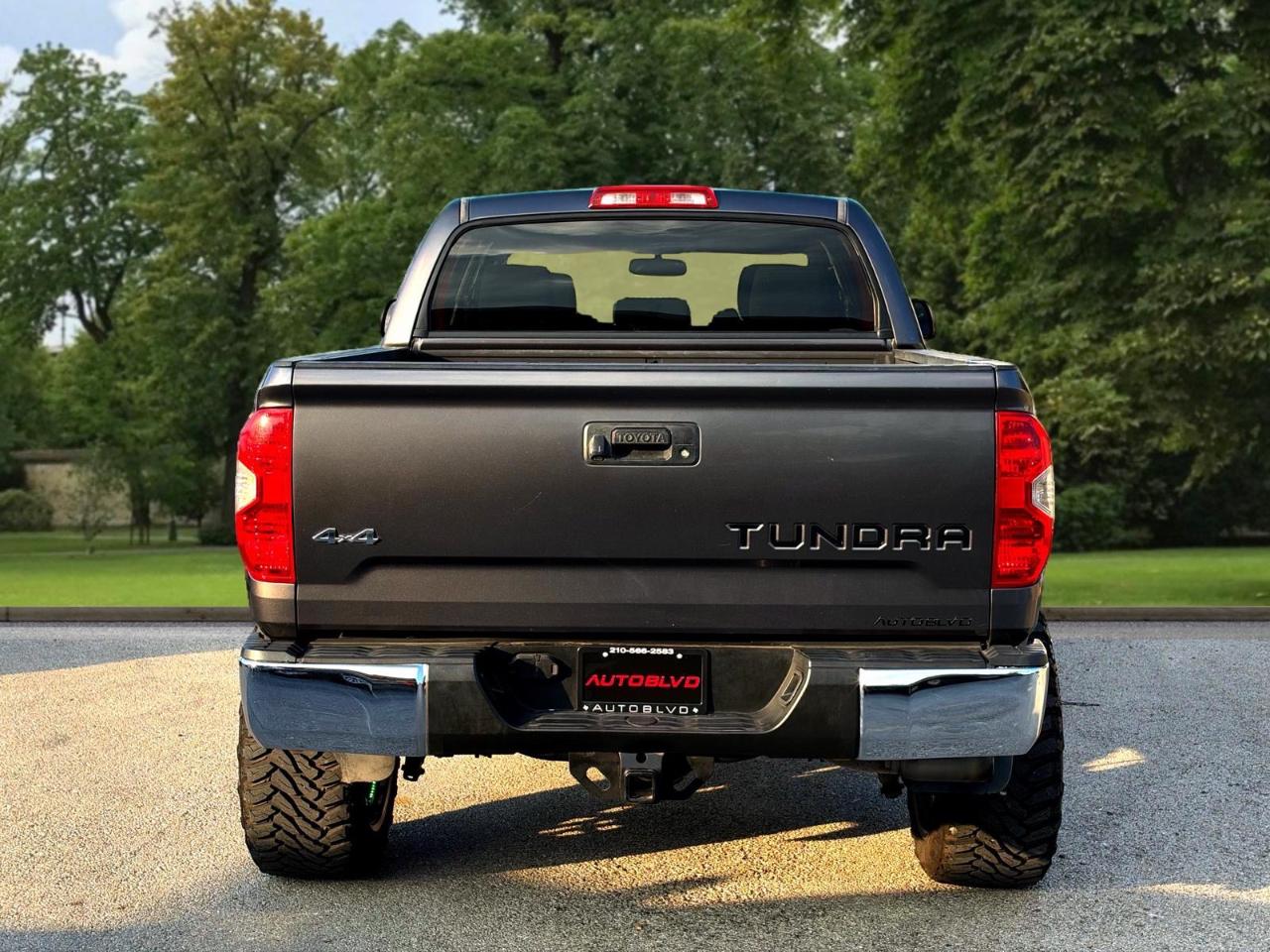 Toyota Tundra 4WD Truck CrewMax 5.7L FFV V8 6-Spd AT SR5 (Natl) 2014