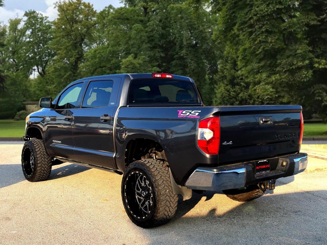 Toyota Tundra 4WD Truck CrewMax 5.7L FFV V8 6-Spd AT SR5 (Natl) 2014