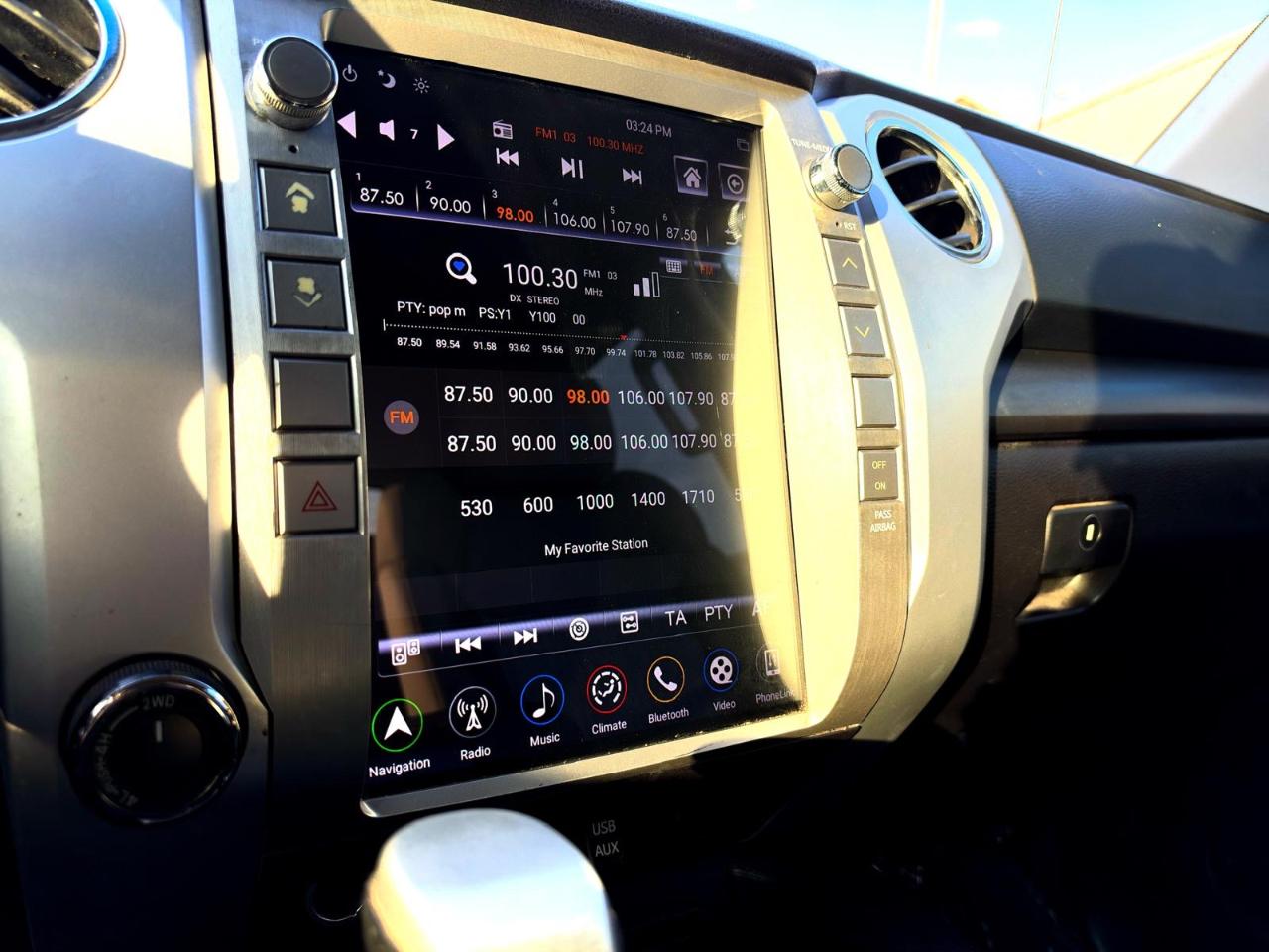 Toyota Tundra 4WD Truck CrewMax 5.7L FFV V8 6-Spd AT SR5 (Natl) 2014