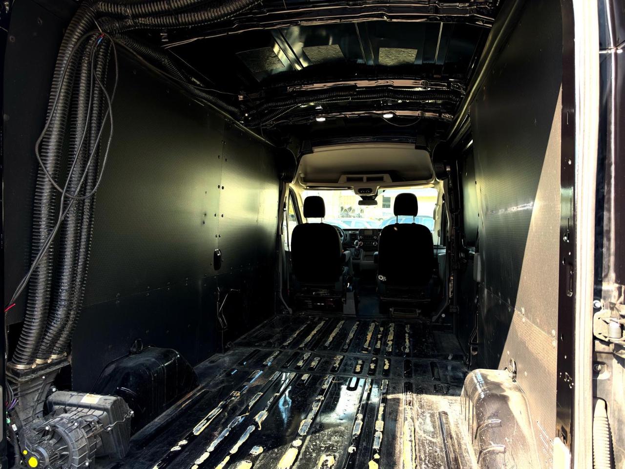 Ford Transit Cargo Van T-250 130" Med Rf 9070 GVWR RWD 2020