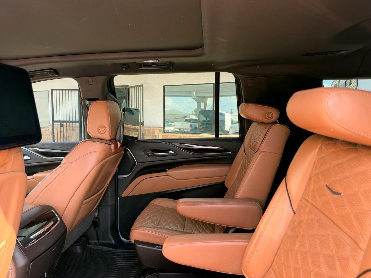 Cadillac Escalade ESV 4WD 4dr Premium Luxury 2021