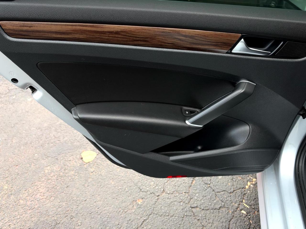 Volkswagen Passat 2.0T SEL Auto 2020