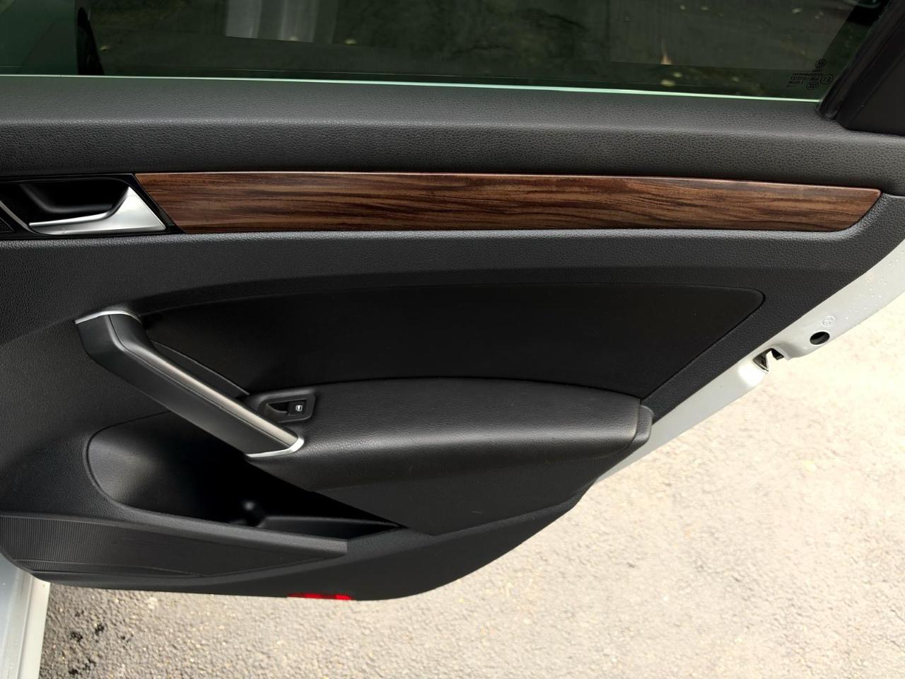 Volkswagen Passat 2.0T SEL Auto 2020