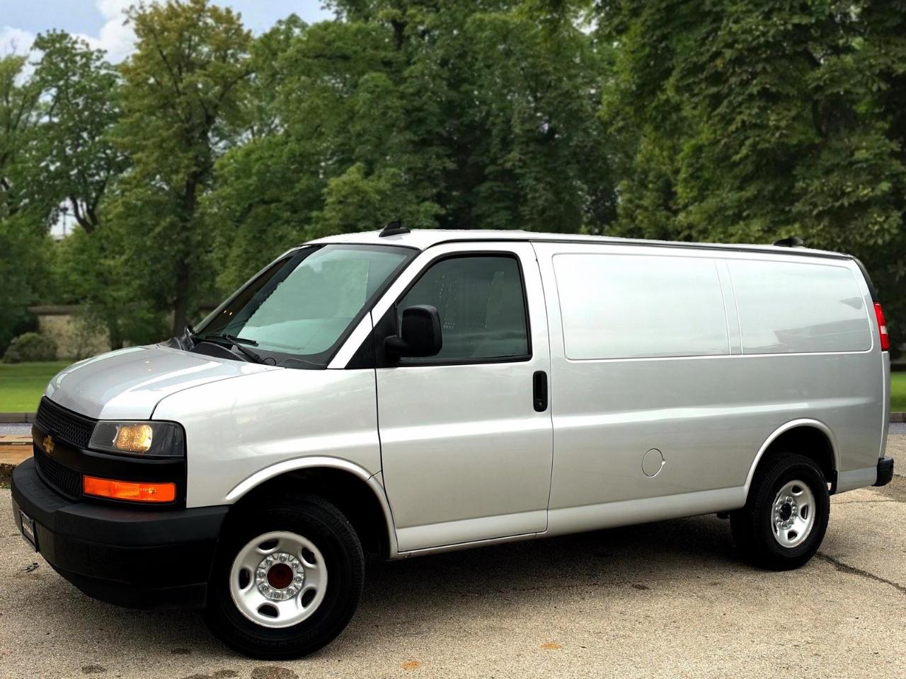 Chevrolet Express Cargo Van RWD 2500 135" 2022