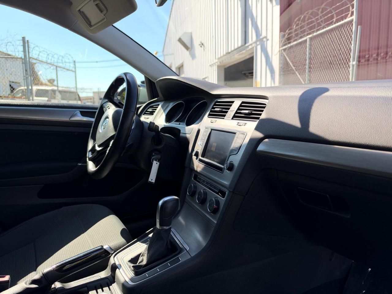 Volkswagen Golf 1.8T 4-Door S Auto 2017
