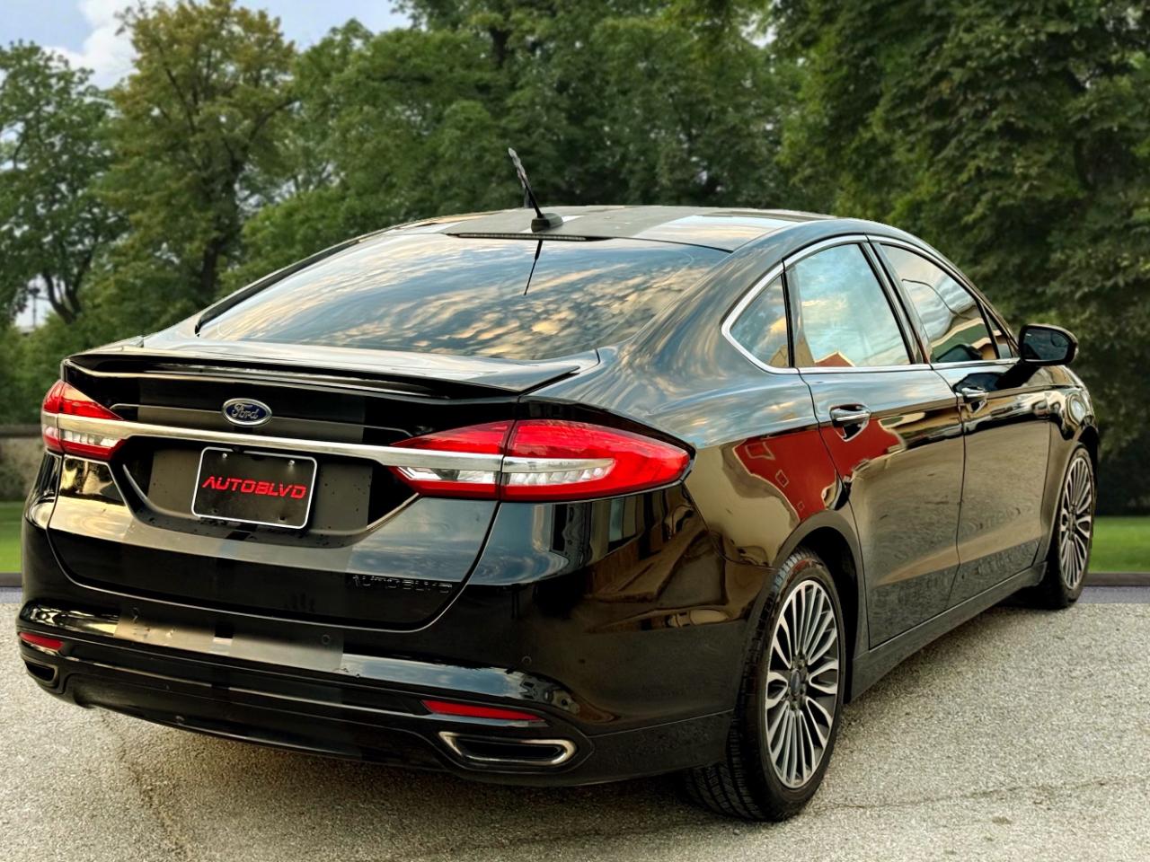 Ford Fusion Titanium FWD 2017