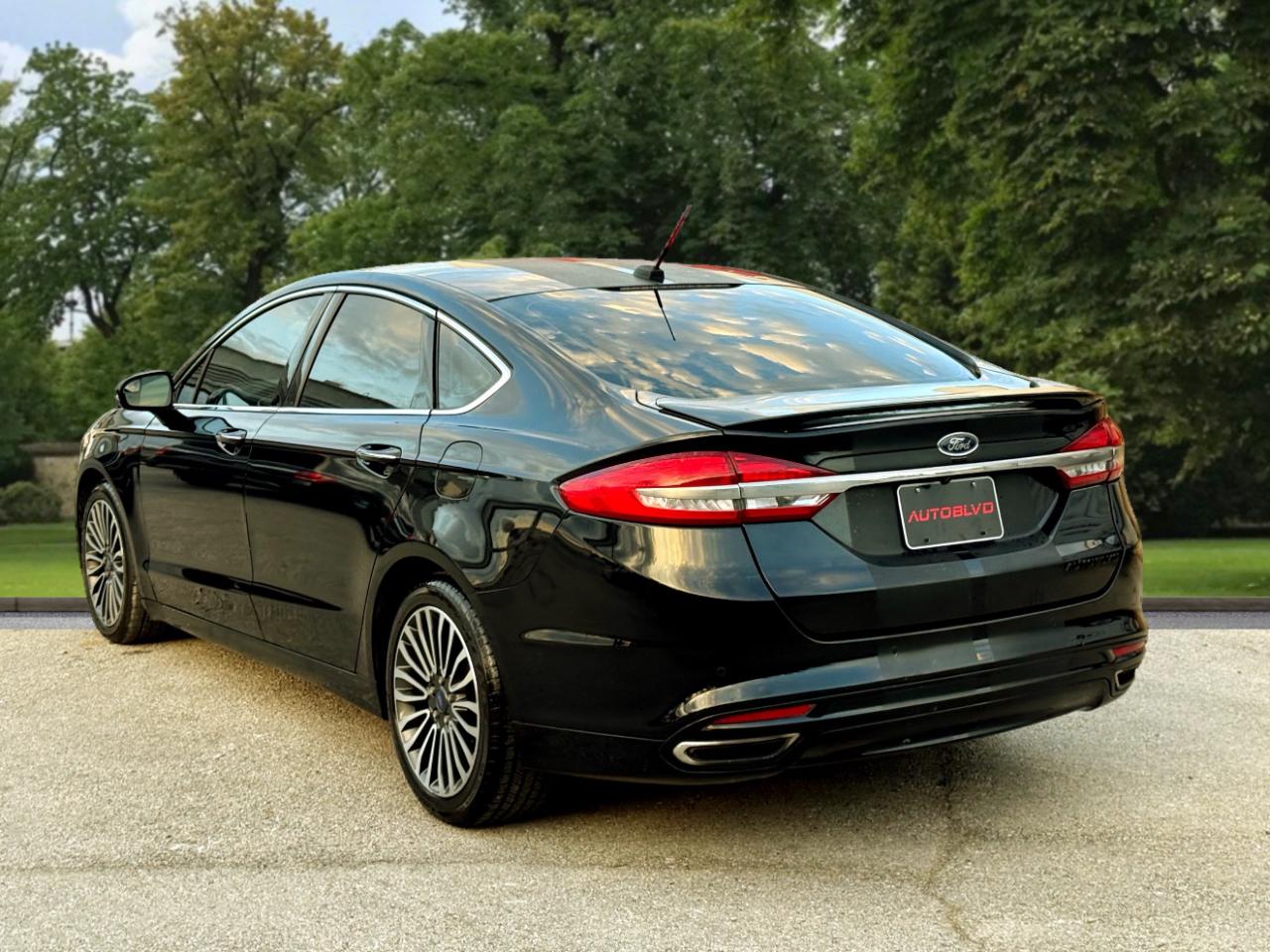 Ford Fusion Titanium FWD 2017