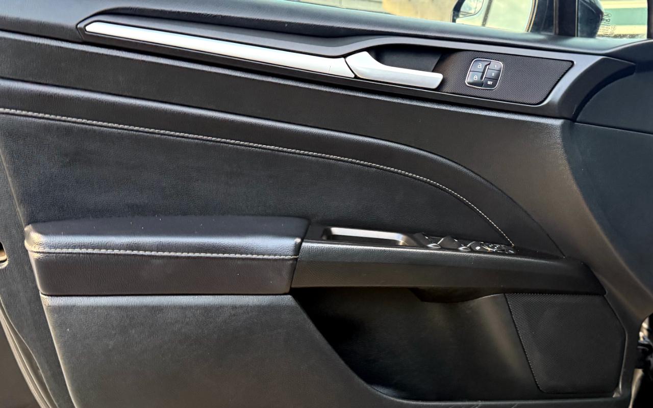 Ford Fusion Titanium FWD 2017