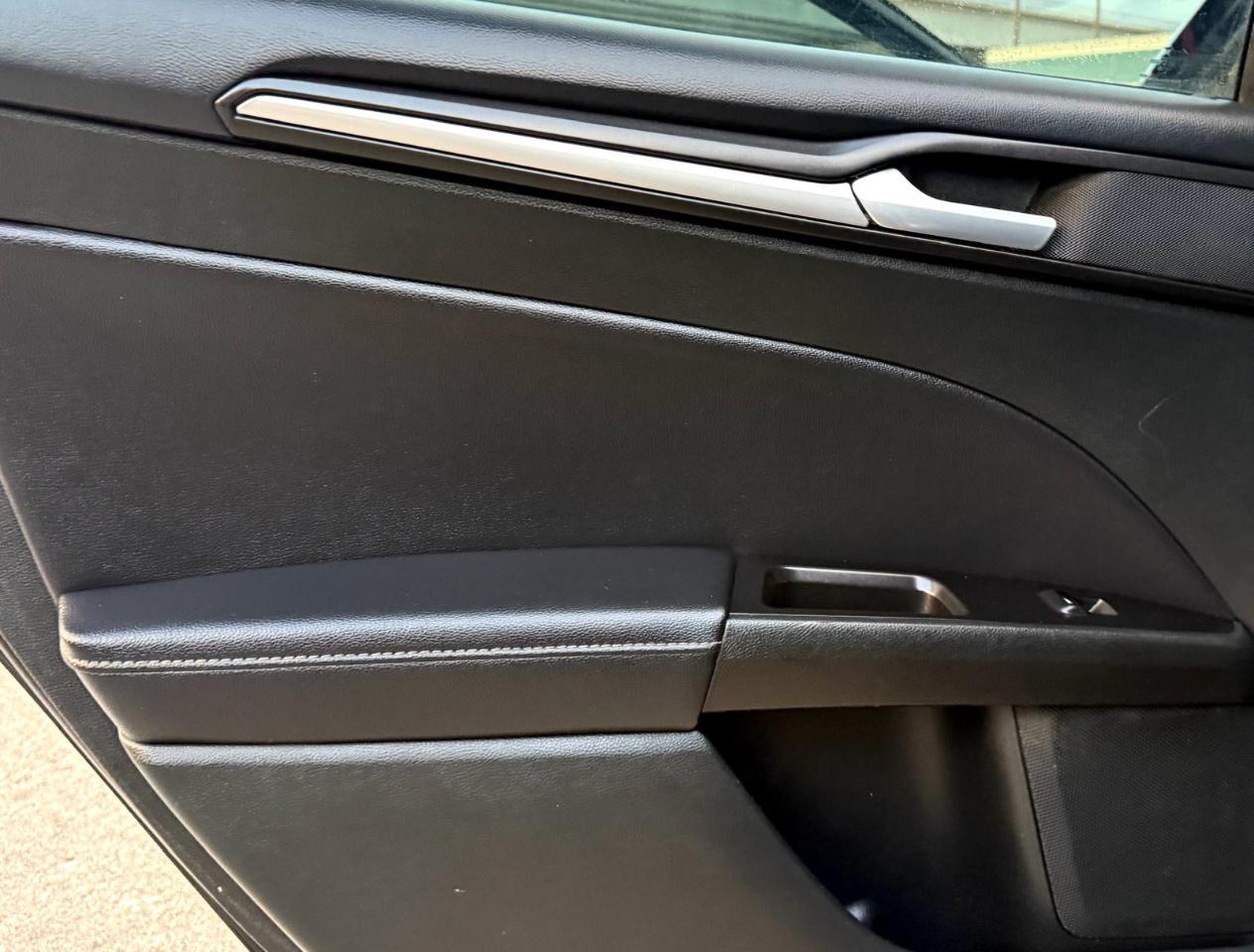 Ford Fusion Titanium FWD 2017