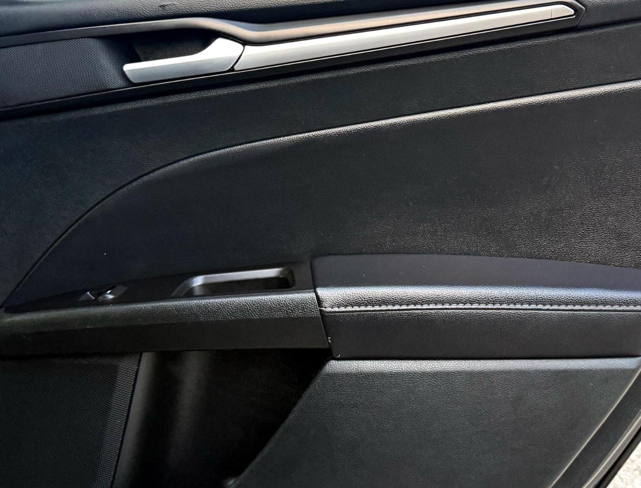 Ford Fusion Titanium FWD 2017