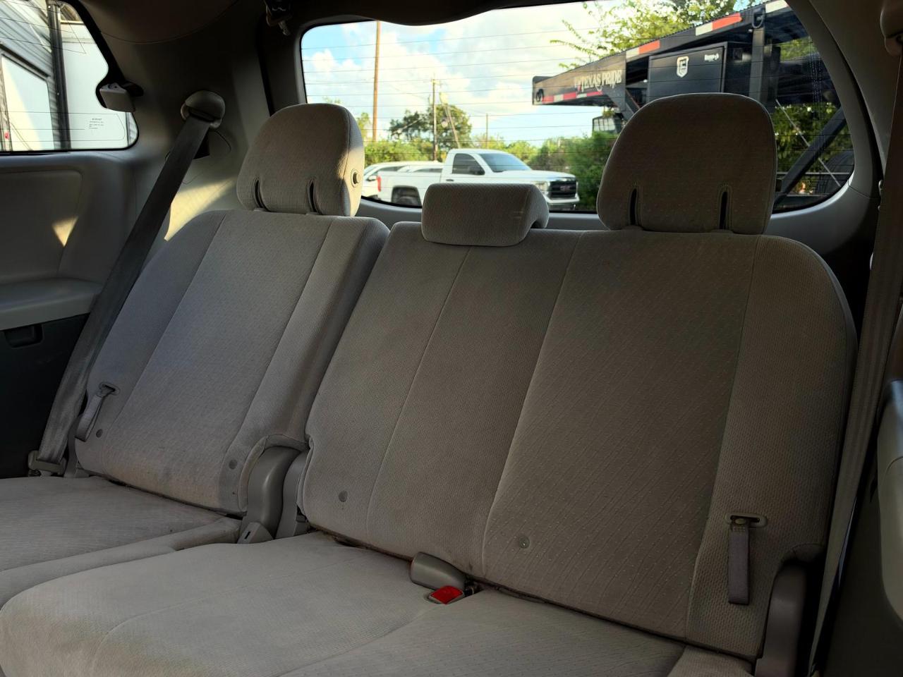 Toyota Sienna 5dr 8-Pass Van LE FWD (Natl) 2015