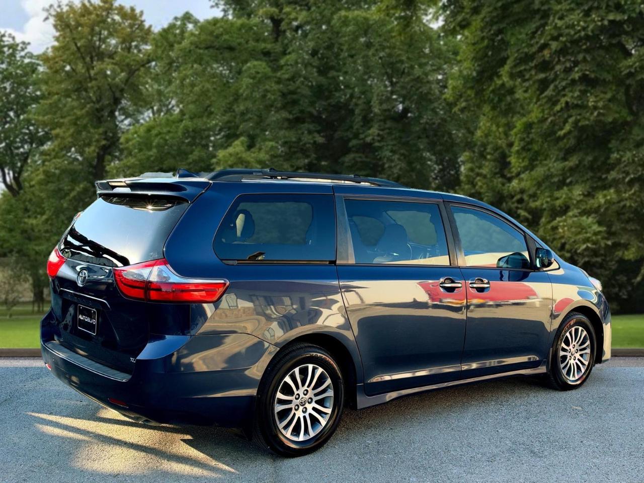 Toyota Sienna XLE Auto Access Seat FWD 7-Passenger (Natl) 2020