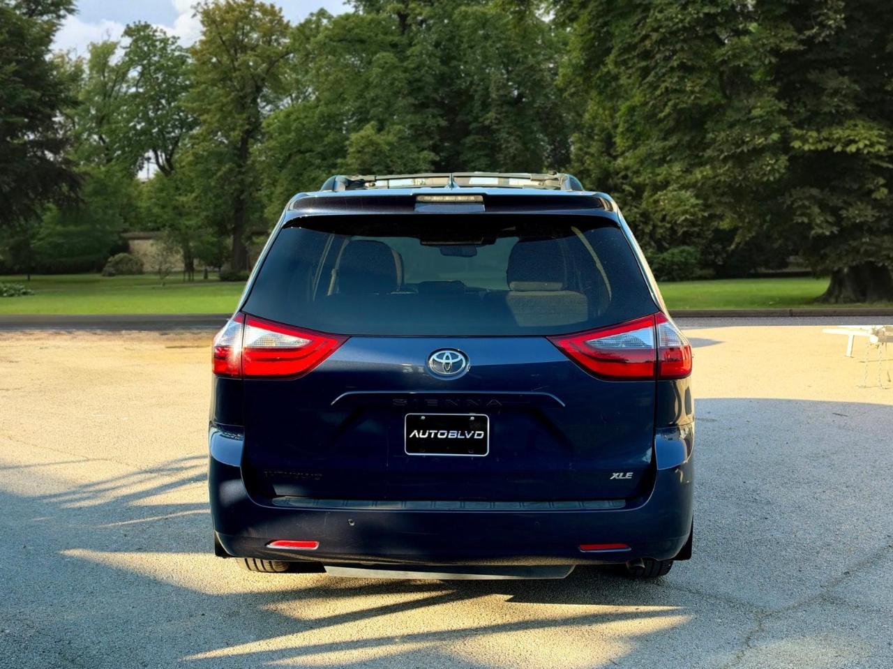 Toyota Sienna XLE Auto Access Seat FWD 7-Passenger (Natl) 2020