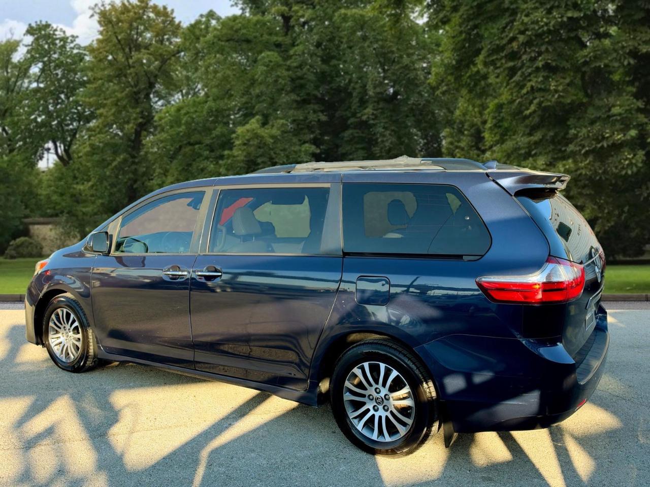 Toyota Sienna XLE Auto Access Seat FWD 7-Passenger (Natl) 2020