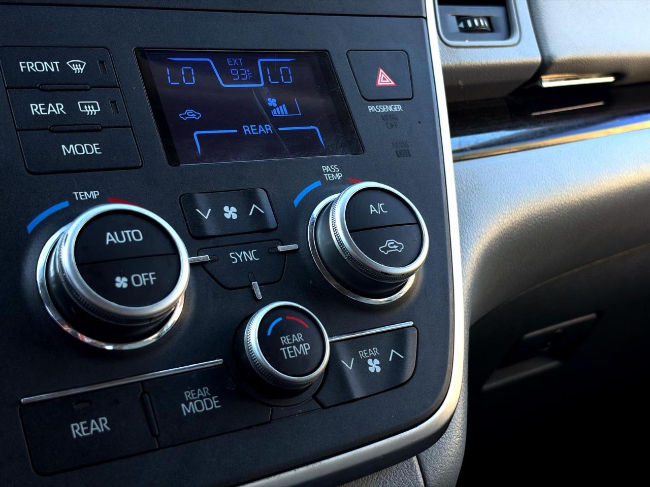 Toyota Sienna XLE Auto Access Seat FWD 7-Passenger (Natl) 2020