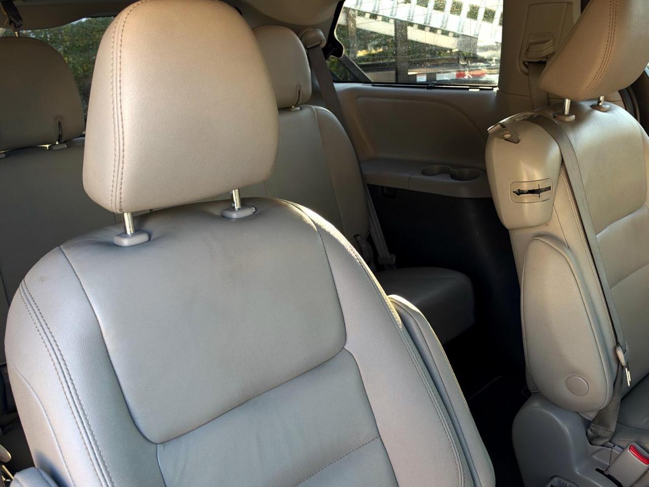 Toyota Sienna XLE Auto Access Seat FWD 7-Passenger (Natl) 2020