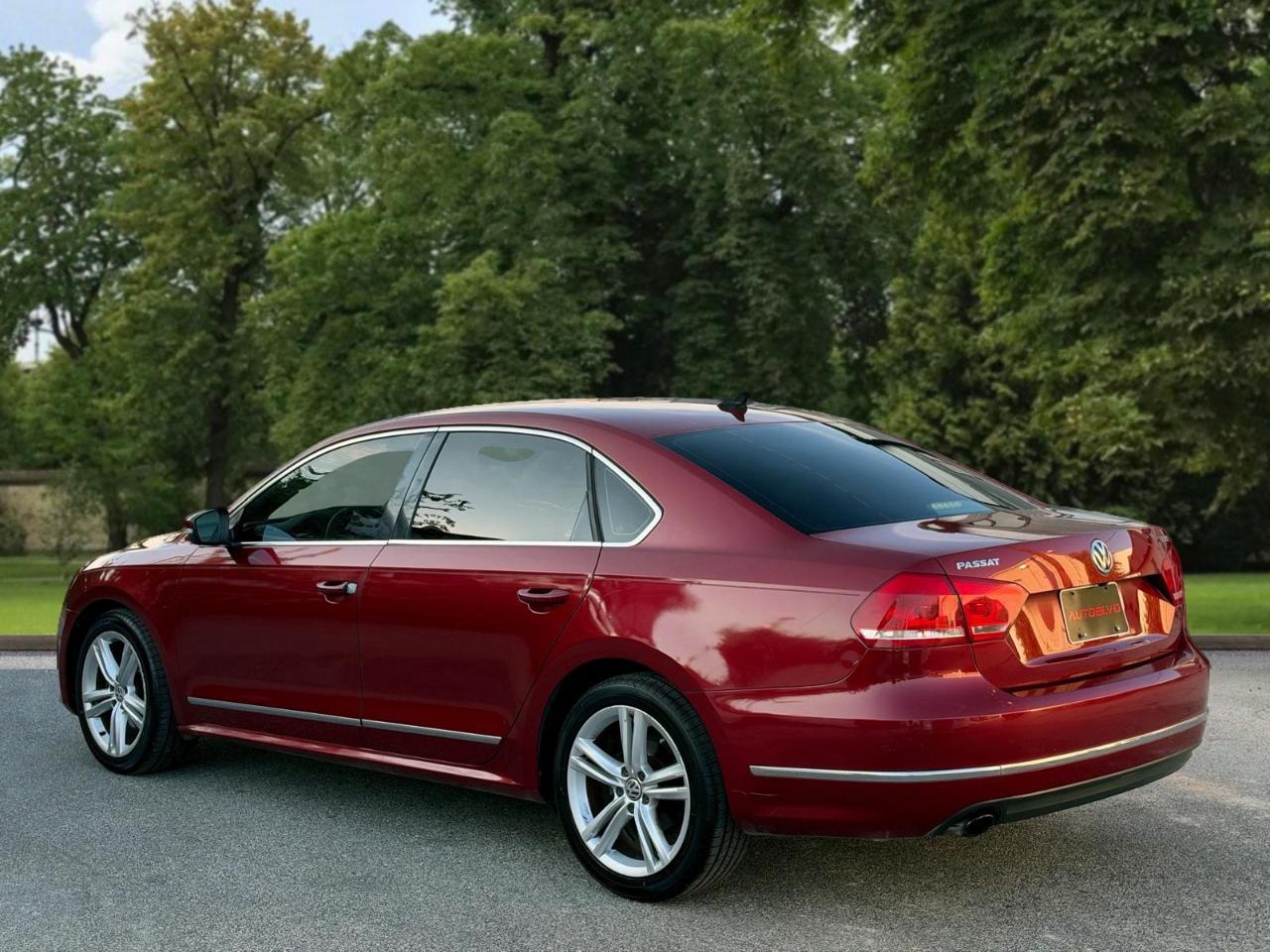 Volkswagen Passat 4dr Sdn 1.8T Auto Sport 2015