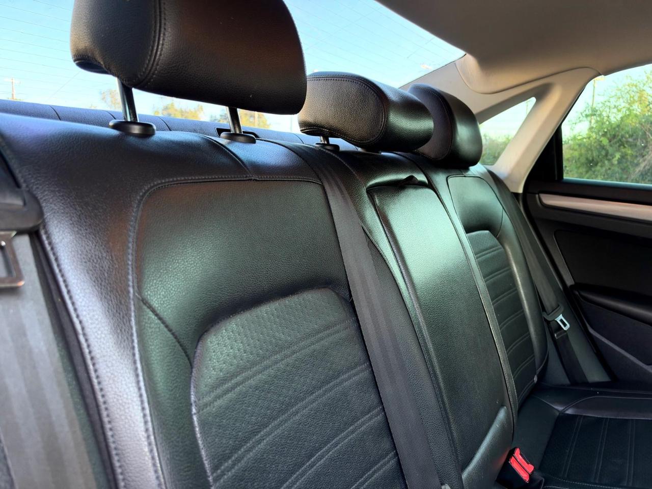 Volkswagen Passat 4dr Sdn 1.8T Auto Sport 2015
