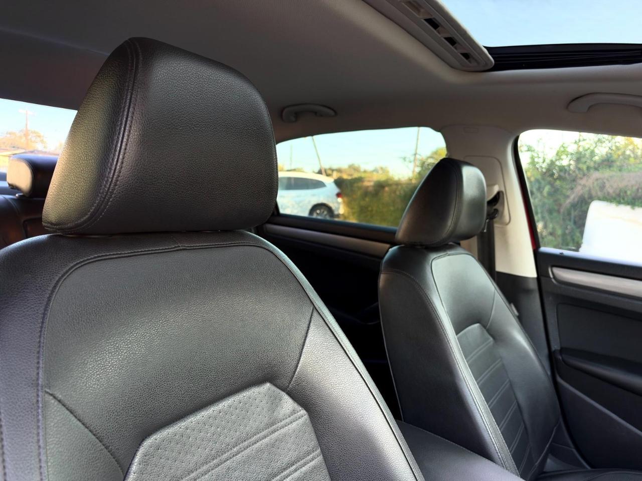 Volkswagen Passat 4dr Sdn 1.8T Auto Sport 2015