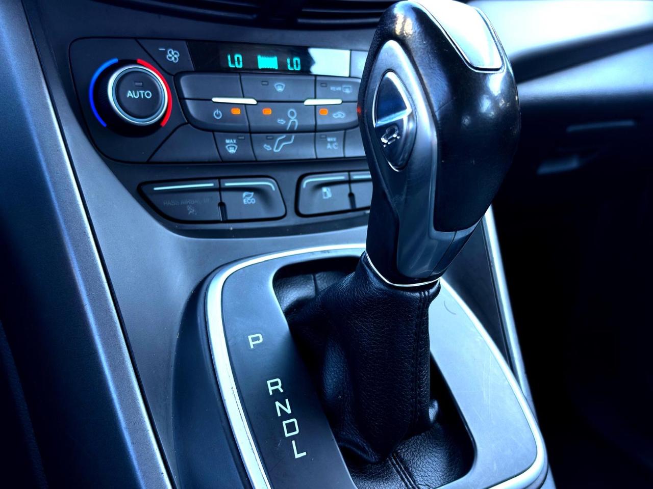 Ford C-Max Hybrid SE FWD 2018