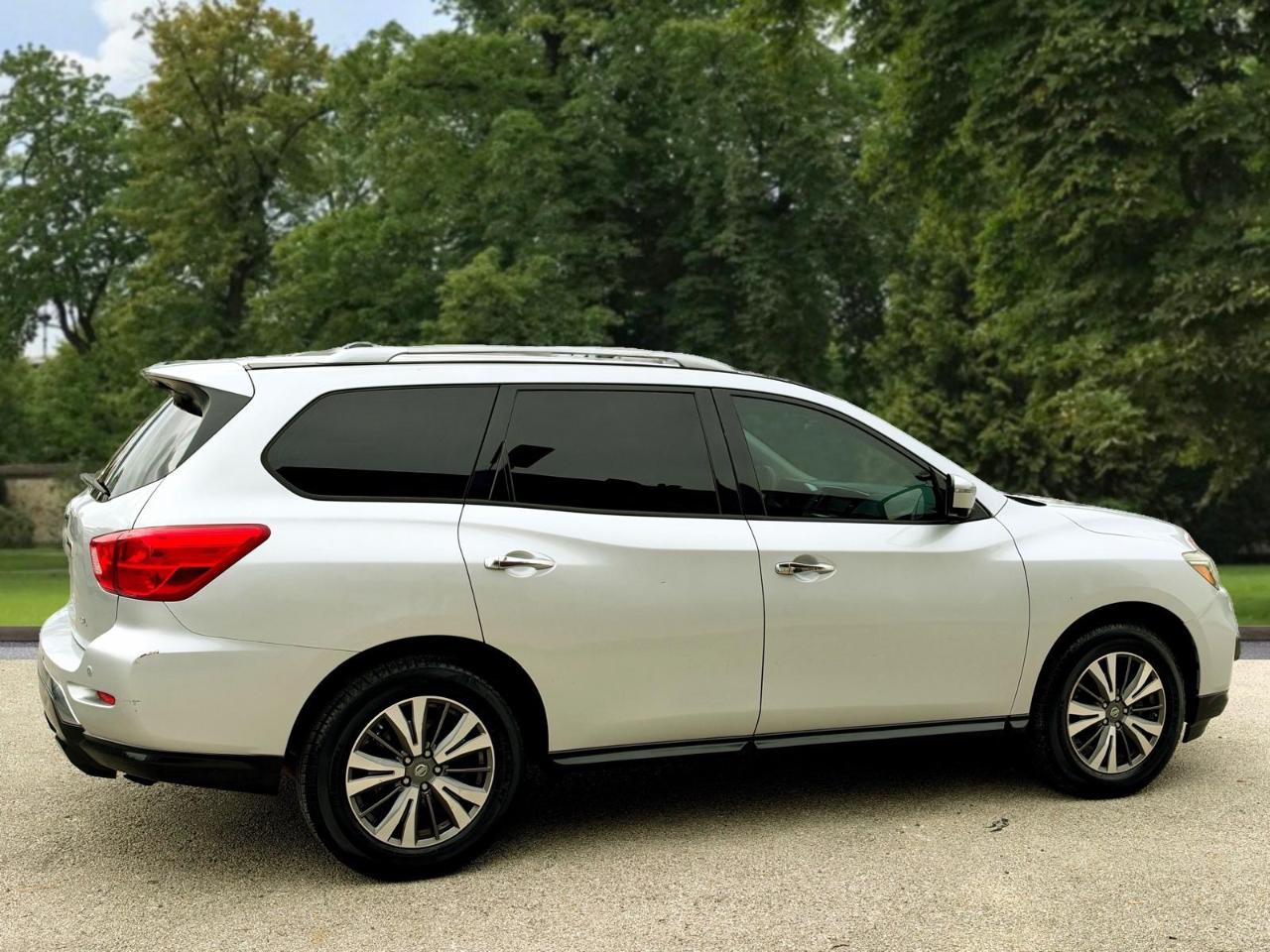 Nissan Pathfinder FWD SL 2018
