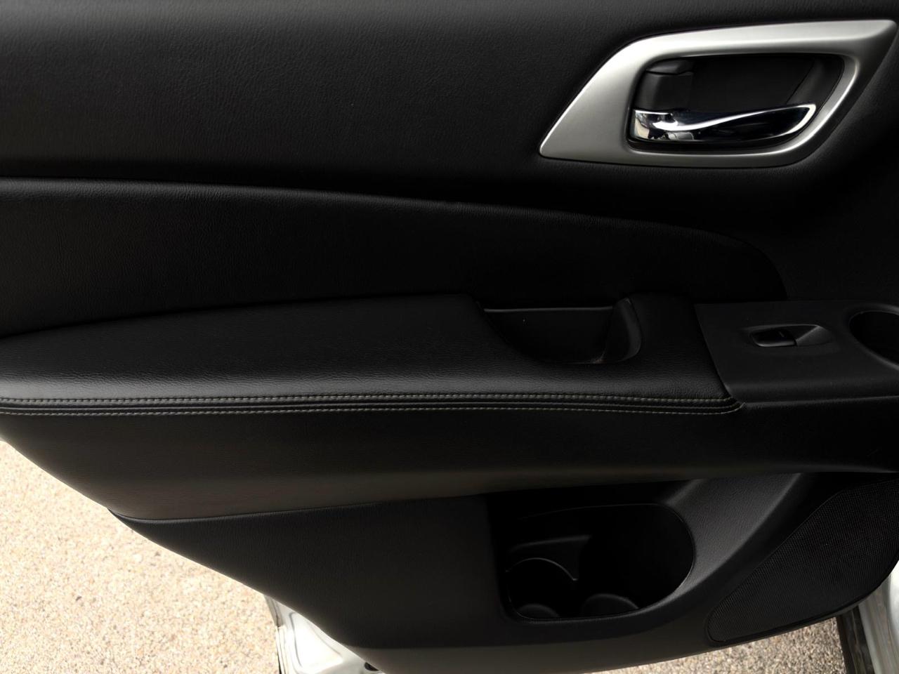 Nissan Pathfinder FWD SL 2018