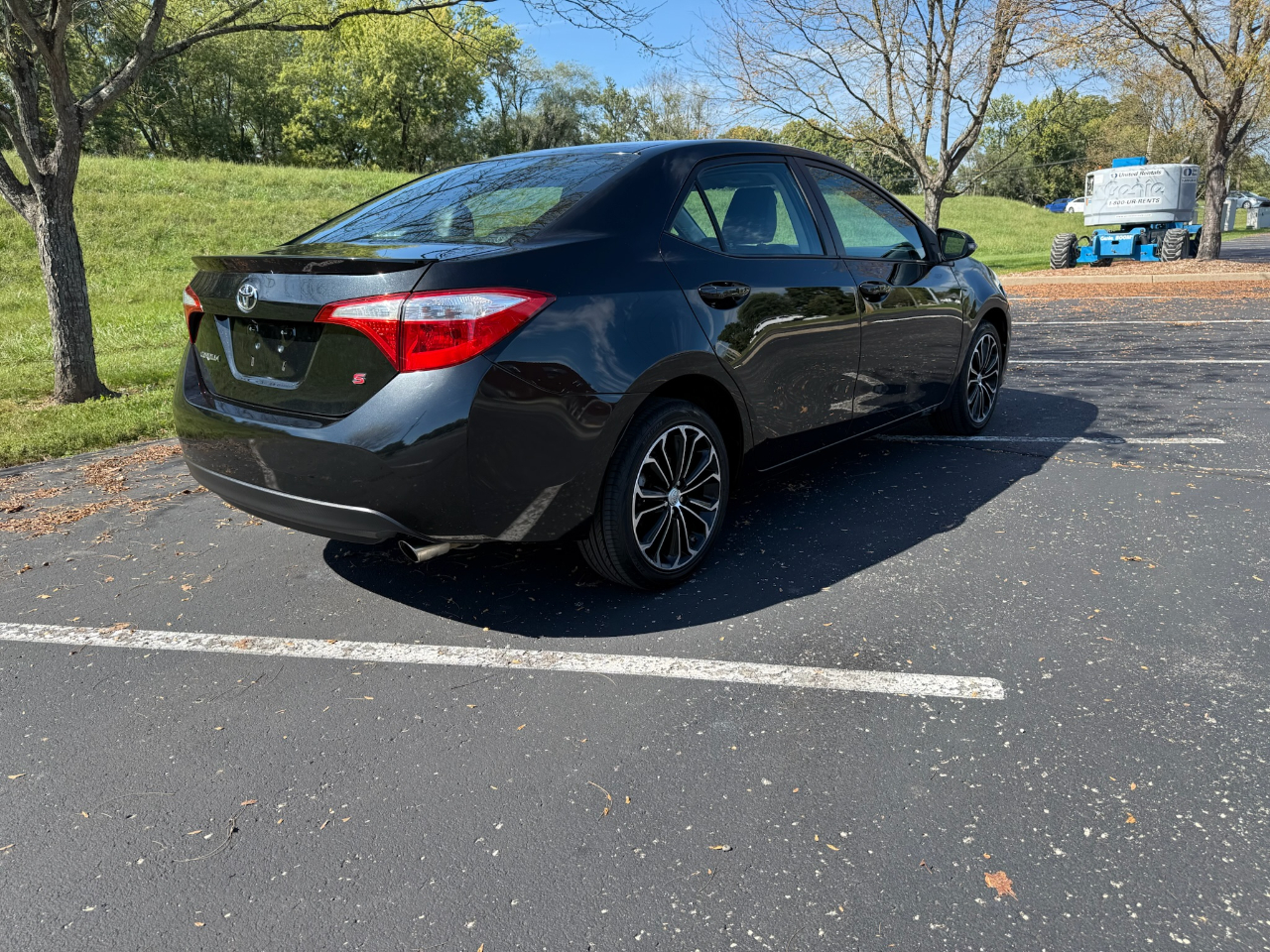 2015 Toyota Corolla S Premium photo 2