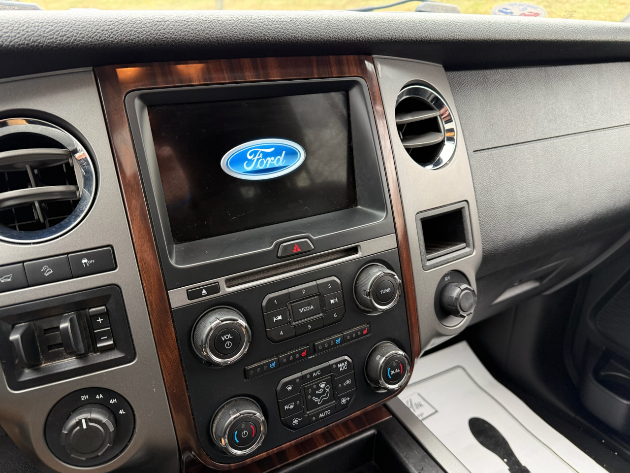 Ford Expedition EL Platinum 4WD 2017