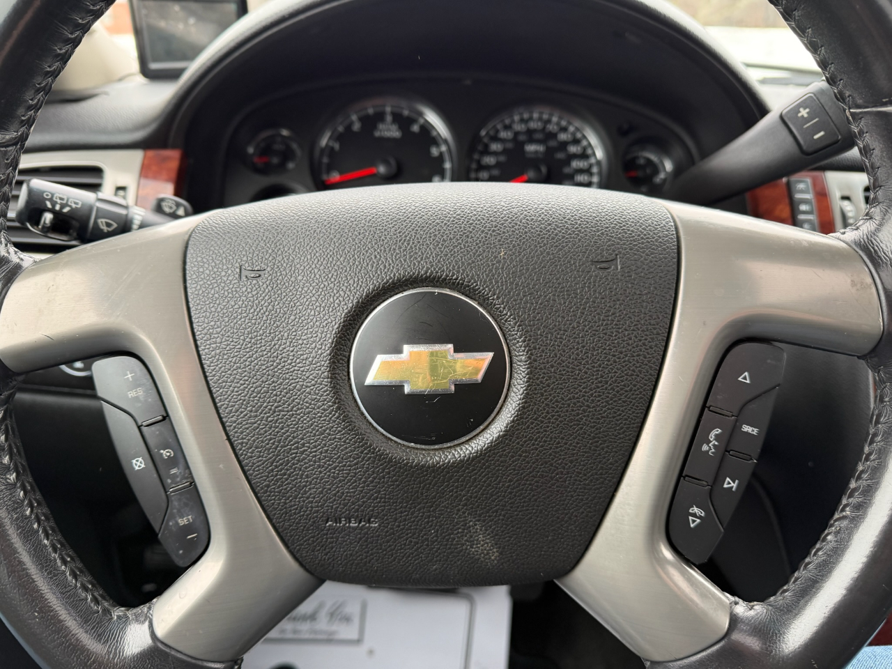 Chevrolet Suburban LT 1500 4WD 2011