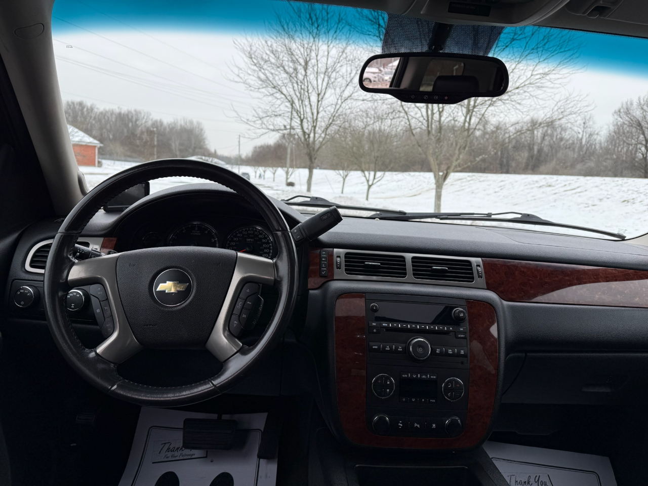 Chevrolet Suburban LT 1500 4WD 2011