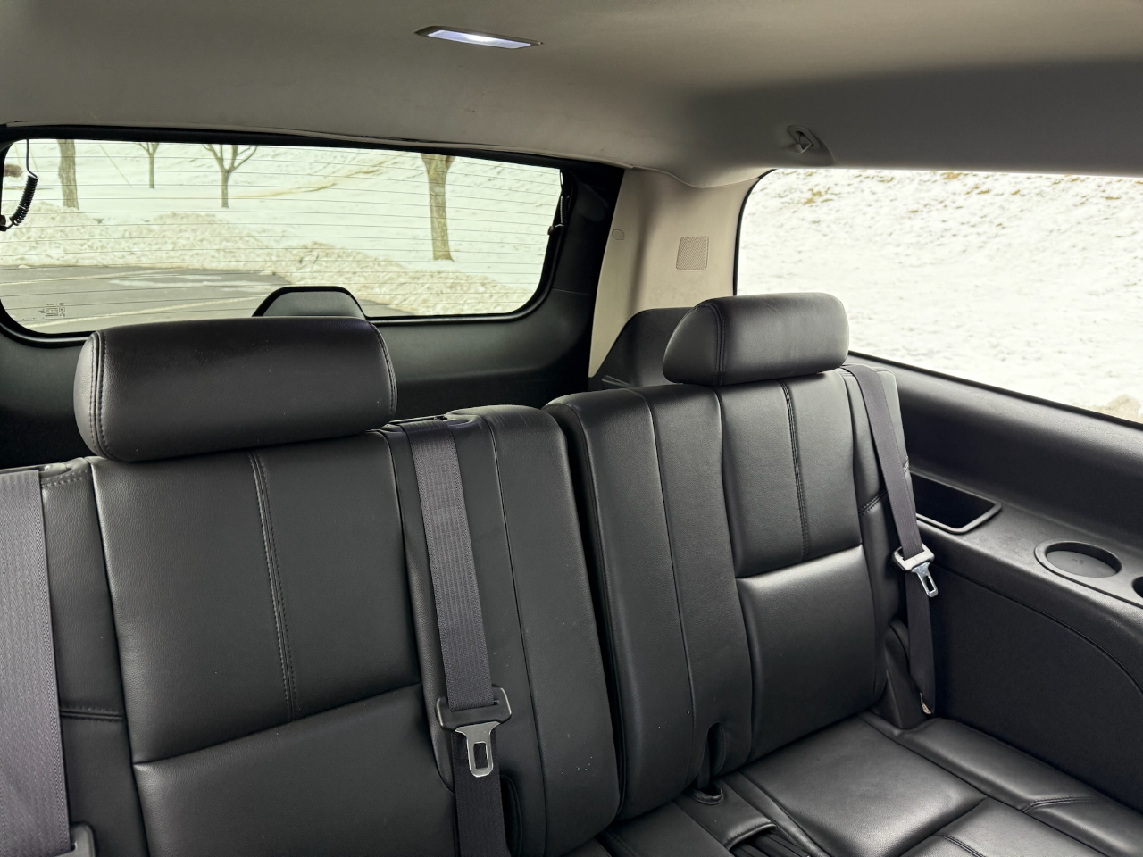 Chevrolet Suburban LT 1500 4WD 2011