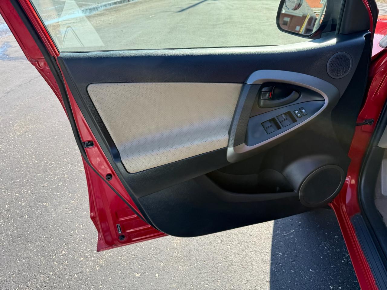 Toyota RAV4 Limited I4 4WD 2010