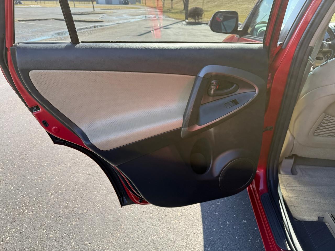 Toyota RAV4 Limited I4 4WD 2010