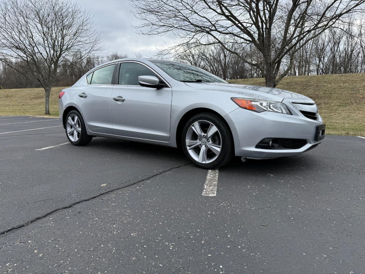 Acura ILX 4dr Sdn 2.0L Premium Pkg 2013