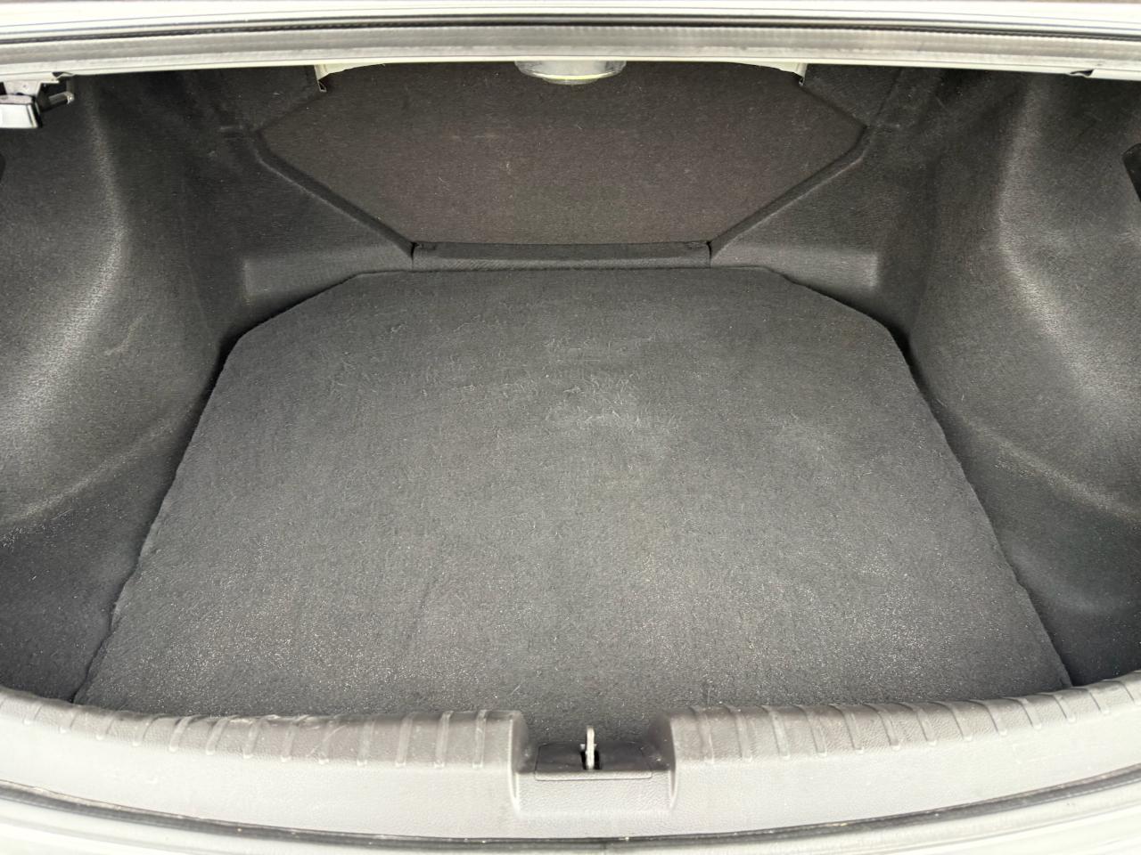 Acura ILX 4dr Sdn 2.0L Premium Pkg 2013