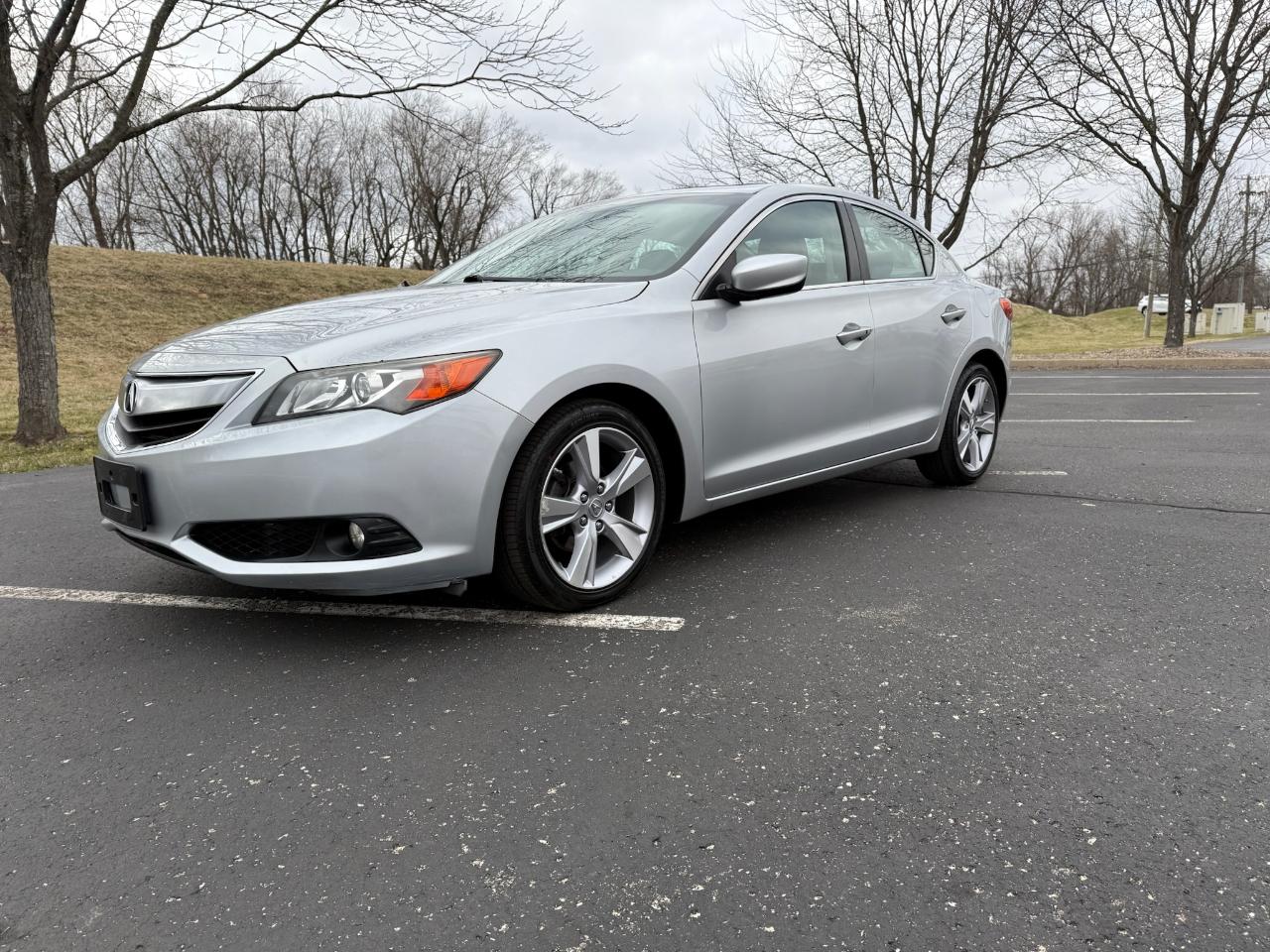 Acura ILX 4dr Sdn 2.0L Premium Pkg 2013
