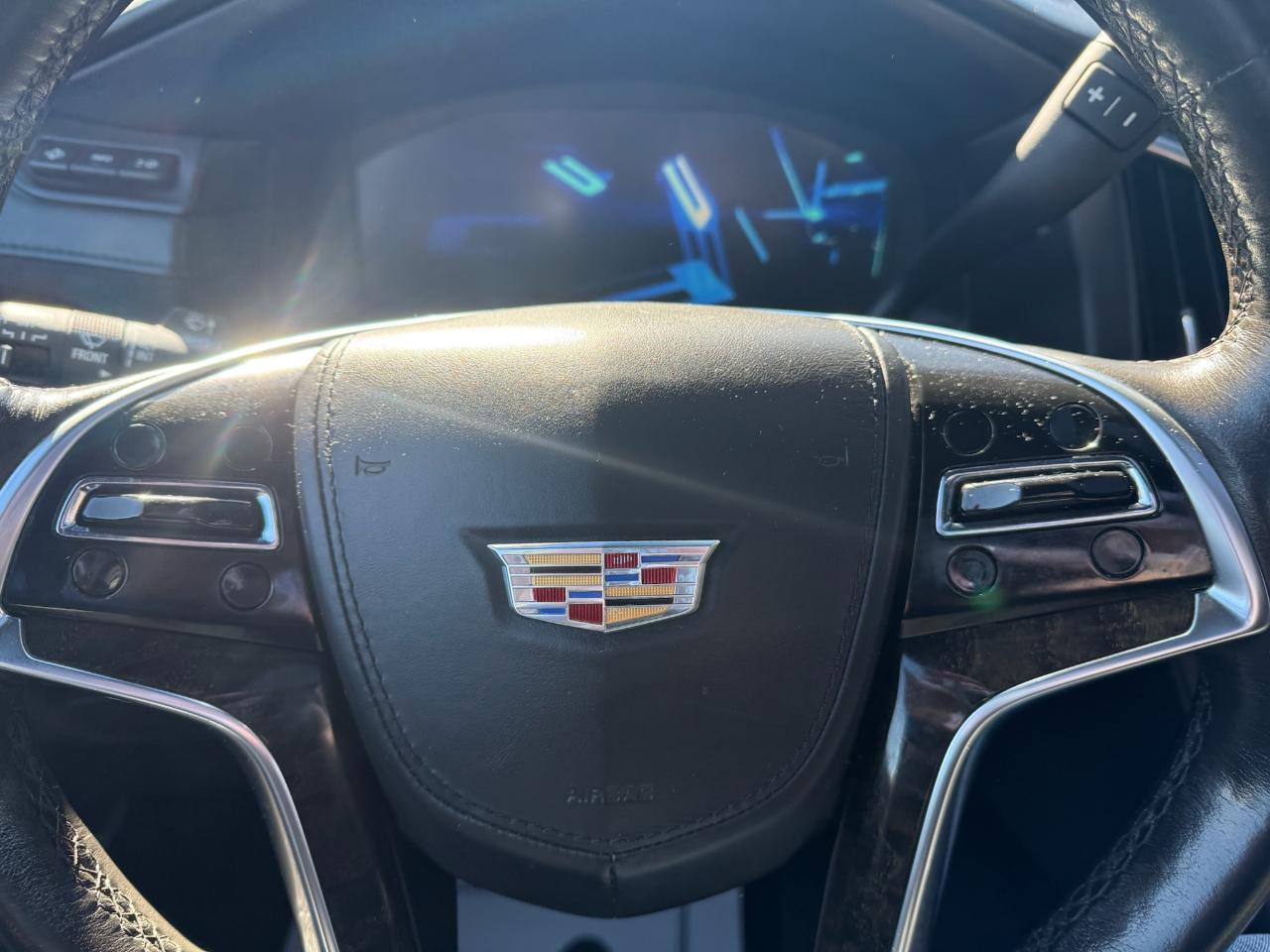 Cadillac Escalade Platinum 4WD 2015