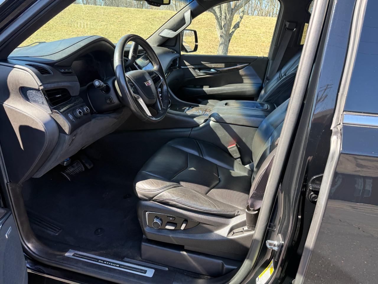 Cadillac Escalade Platinum 4WD 2015